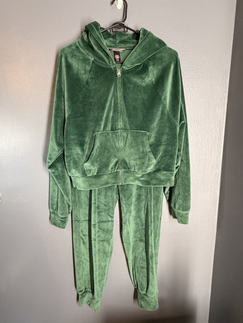 Victoria's Secret Green 2 Piece Velour Tracksuit Outfit Y2K Inspired Size Medium